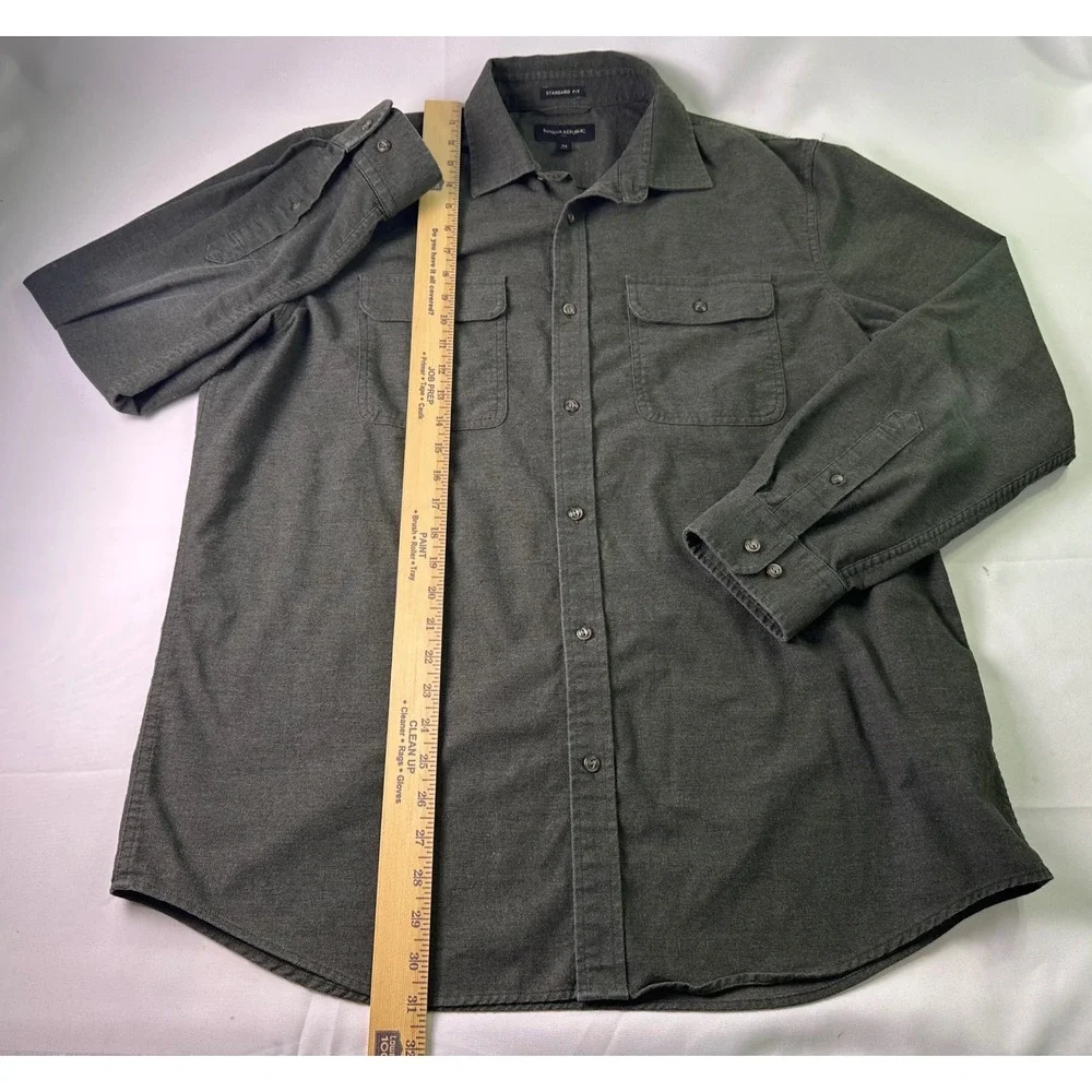 Banana Republic Mens XL Gray Button Down Shirt Soft Minimalist‎ Dark Academia